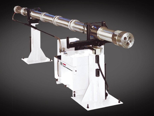 Glass scales on all linear axis